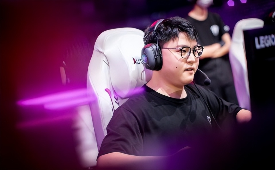 九游网站-Scout新星最后时刻胜出表现突出，FPX前途光明！比赛高潮迭起(lplscout)