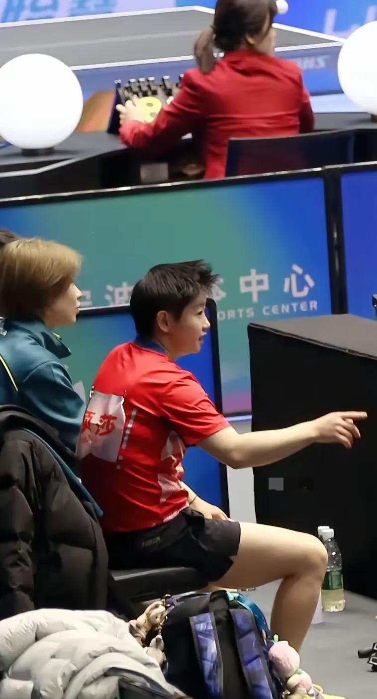 九游引领娱乐潮流-阿扎伦卡重返赛场，大比分获胜首场状态出色，西班牙队观众沸腾！引发球迷热议的简单介绍