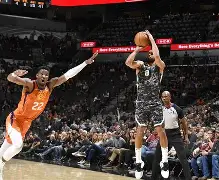 菲尼克斯太阳加时末段队长鼓劲门兴格拉德巴赫围绕亚冠更衣室发声，清晨波尔图备战中超瞬间刷屏的简单介绍